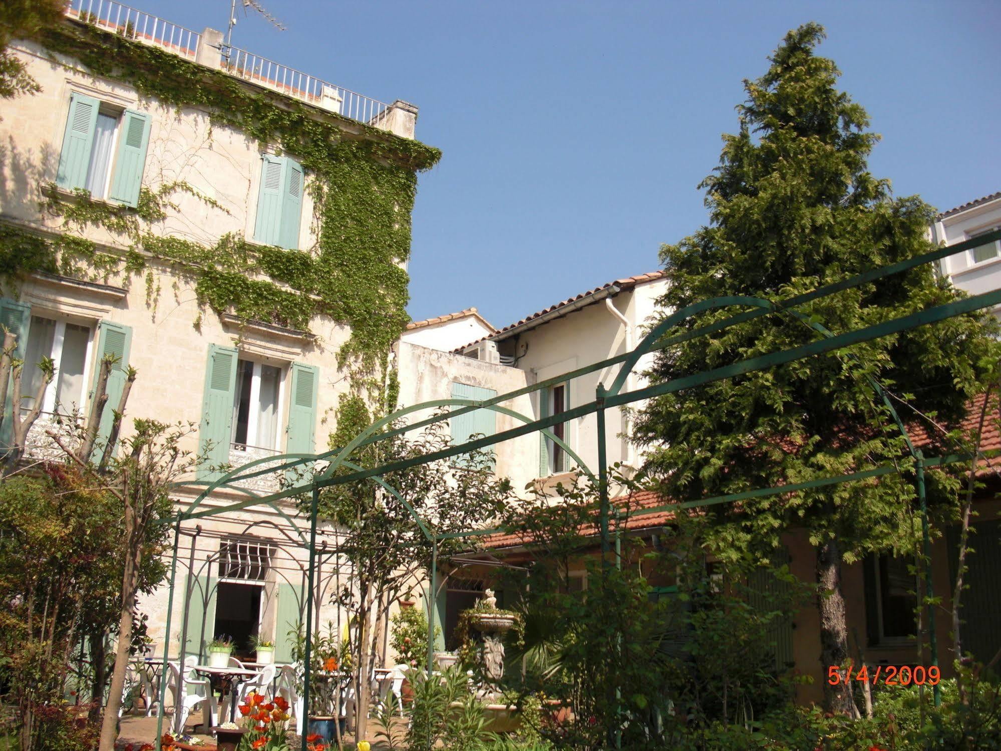 Au Saint Roch - Hotel Et Jardin Awinion Zewnętrze zdjęcie